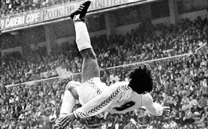Delieliiaww's tweet photo. @DHLMex @PumasMX Se sabe que fue este señor. 👌🏼 https://t.co/nVnCfm2ir8