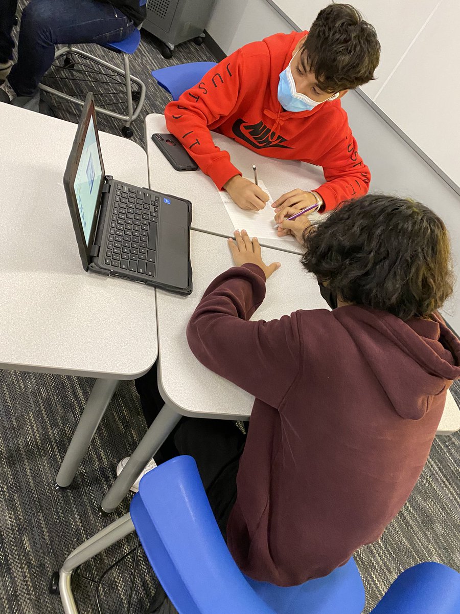 mrstHC's tweet photo. Evaluating interviews and preparing for conducting our own interviews for our #HumansofHammond project has the room buzzing with energy! #schk12 #Wolfpack #HCWolves https://t.co/PF892XqGPR
