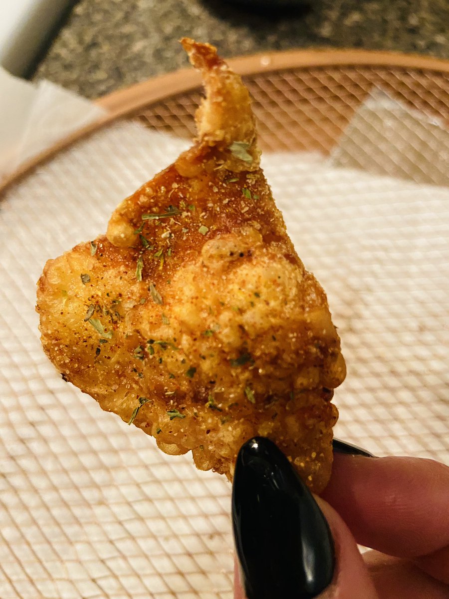 theFOWLISHHOUND's tweet photo. Dusted #CannaChickenSkins with a #CannaDryRub. #homemade #420Life #cannabisindustry #cannabis #Cannabinoids #CannabisCommunity #Mmemberville #photography #Foodie #InfusionFun #friedchicken #skins #Food #CannaTreats #SmallBusiness #love #DLewsionalEATS https://t.co/Crw4qSqUof