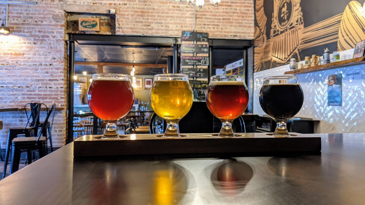 Happy Friday!
Featured Friday Flight:
New: Sioux City Sour: Berry N' Basil
New: 32 Lager 
Jacked-O-Lantern - Pumpkin Ale - Limited time only! 
Hell's Half Acre Stout: Midnight Orange - Limited time only! 
👉Check out our To Go: clover.com/online-orderin…