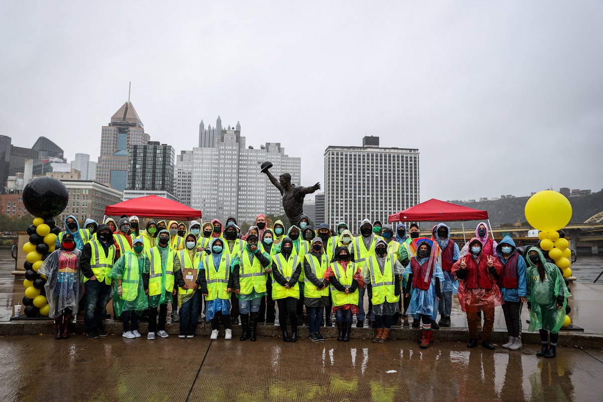 BucsCommunity's tweet image. We hosted a free drive-up diaper distribution event at PNC Park this morning!

The event served hundreds of Pittsburgh area families and caregivers who are experiencing financial hardship.