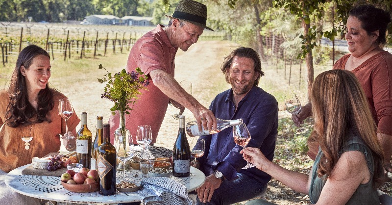NakedWinesUS's tweet photo. Most wine drinkers in the US don't know these 5 simple do's and don'ts...