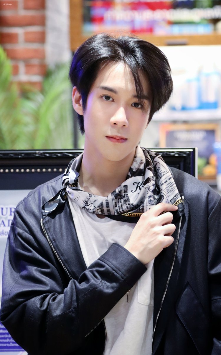 91HTJI_17's tweet photo. ห้ามนะอย่าเอาตาไปจ้องใคร 👀✨

@CbtKong
#KiehlsFutureMadeBetter
#KiehlsThailand 
#kongsr https://t.co/hBvzNcnjqG