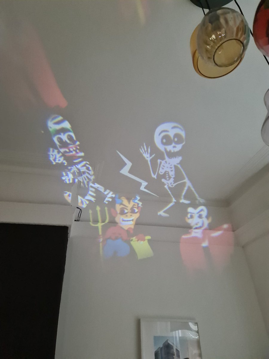 MaithDesign's tweet image. Ghostly Greetings from us to you!
#halloween2021 #HalloweenParty2021 #trickortreat