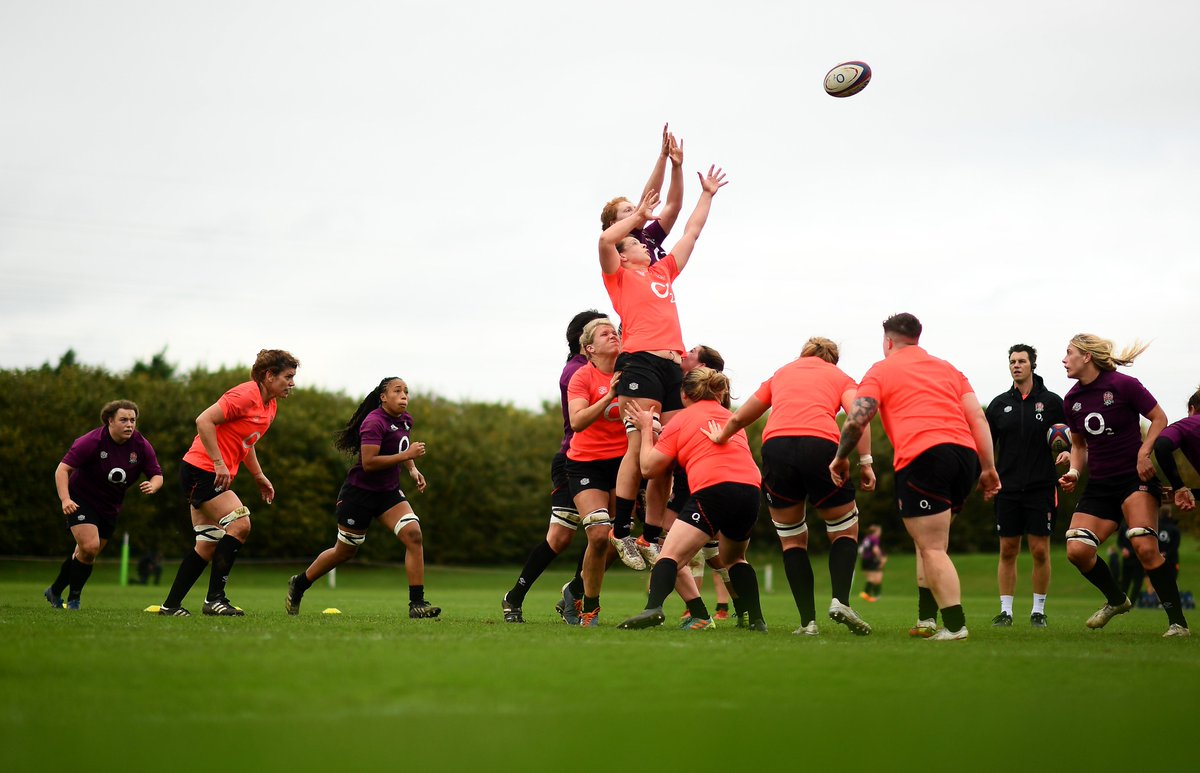 Fantastic to see the #RedRoses training at our Topsham pitches in preparation for Sunday's huge clash with the <a href="/BlackFerns/">Black Ferns</a> at <a href="/SandyParkExeter/">Sandy Park Exeter</a> 

<a href="/EnglandRugby/">England Rugby</a> @UoEStudentSport <a href="/UniofExeter/">University of Exeter</a>