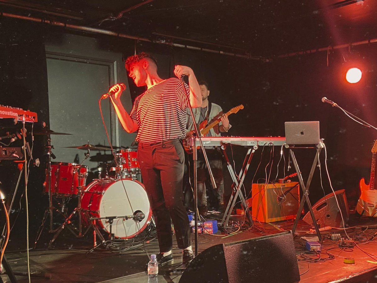 TomKingOfficial's tweet photo. had a lovely time last night! thank you Patricia Lalor for having me x https://t.co/Oddm034ilT
