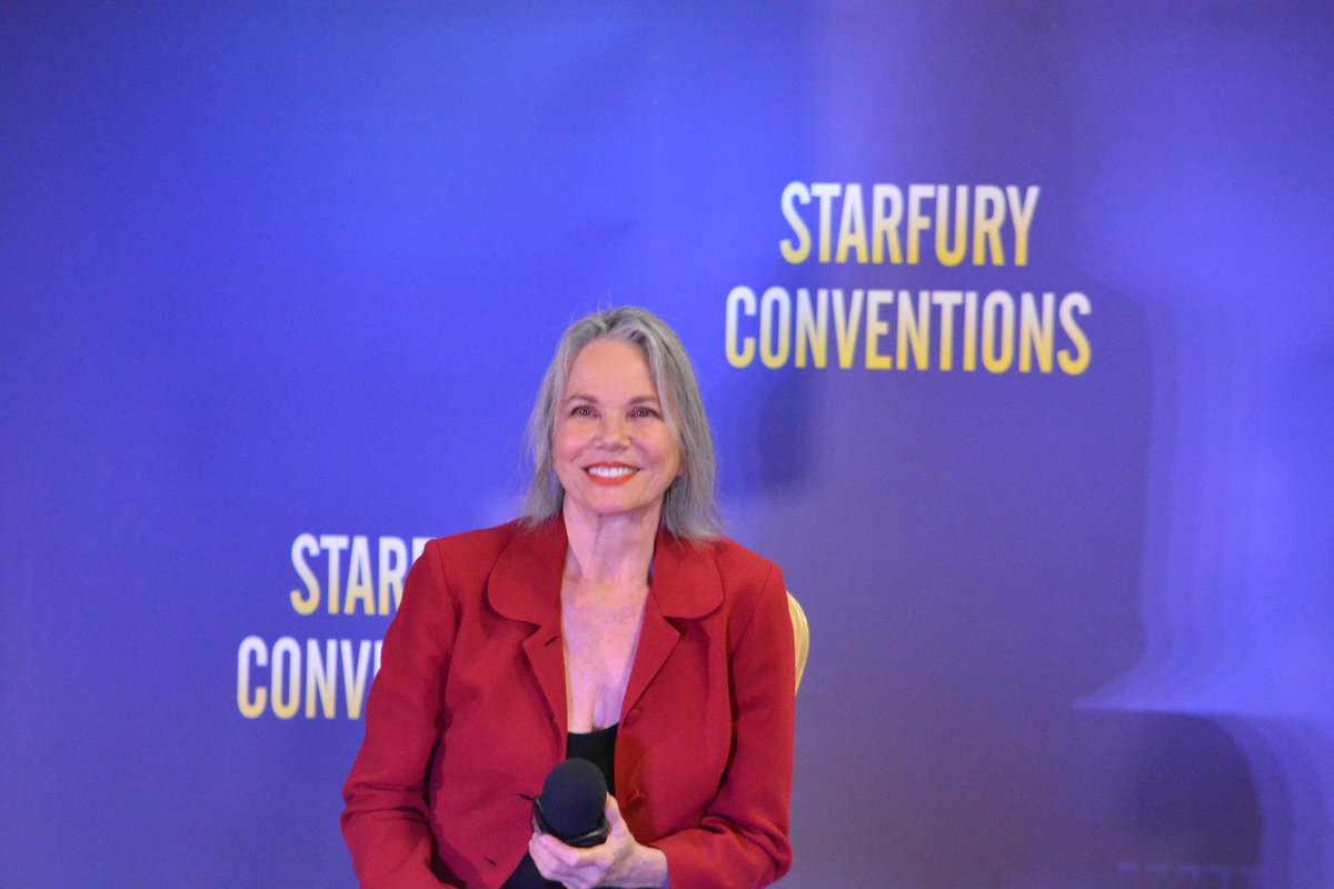 annechakm's tweet photo. Q&A with @BarbaraHershey8 #enchanted3 #OnceUponATime @starfuryevents #Cora #QueeofHearts
https://t.co/ln8pitS9vI https://t.co/txQRQGzVtG