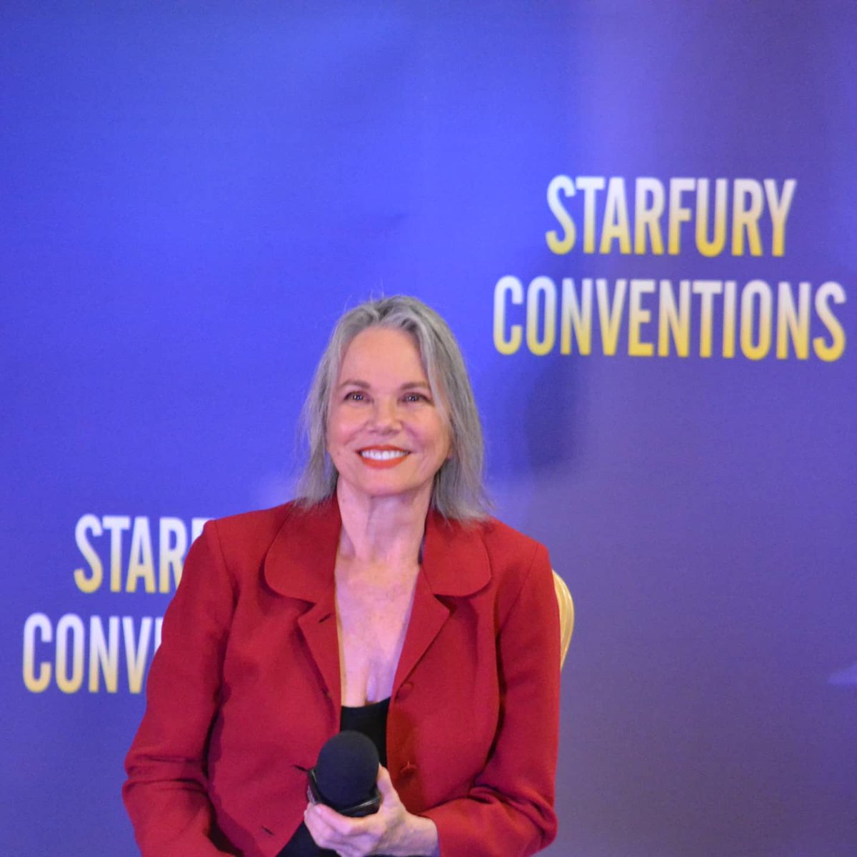 annechakm's tweet photo. Q&A with @BarbaraHershey8 #enchanted3 #OnceUponATime @starfuryevents #Cora #QueeofHearts
https://t.co/ln8pitS9vI https://t.co/txQRQGzVtG
