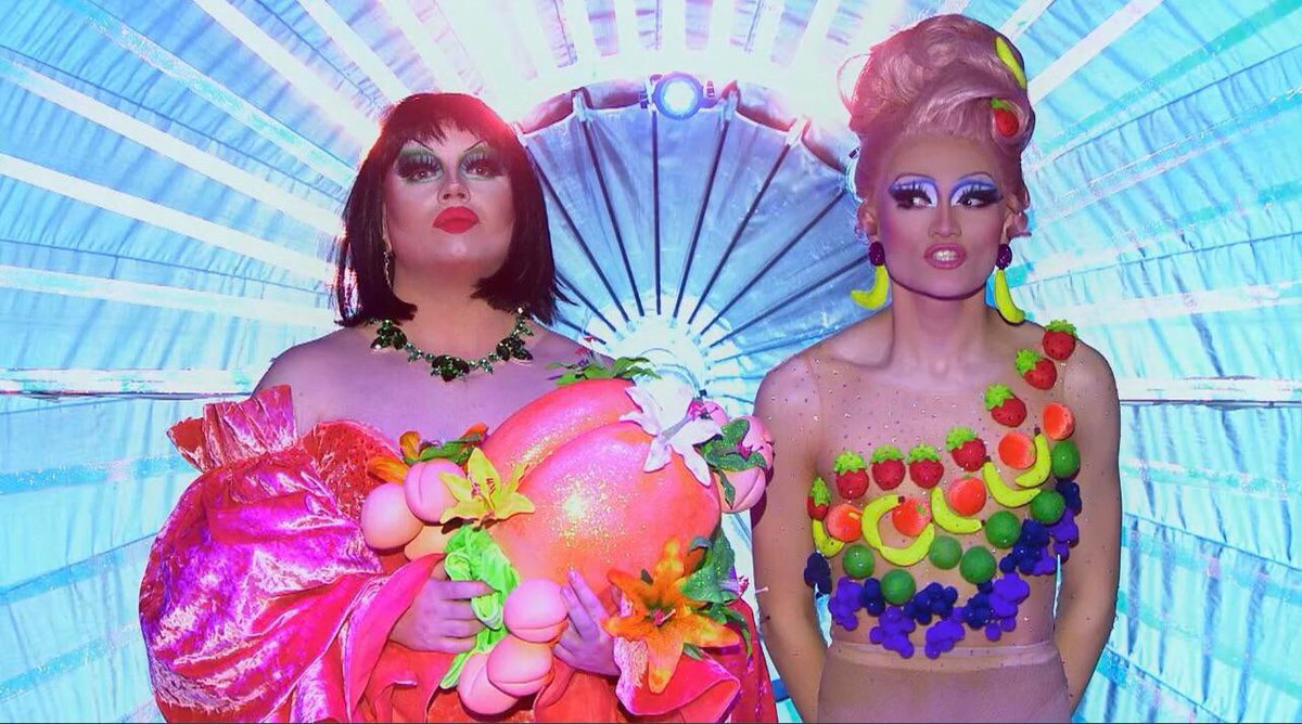 jush_for_fun's tweet photo. Going to pretend this is the picture of their double crowning 👑👑 #DragRaceUK https://t.co/tBqO6yXmEZ