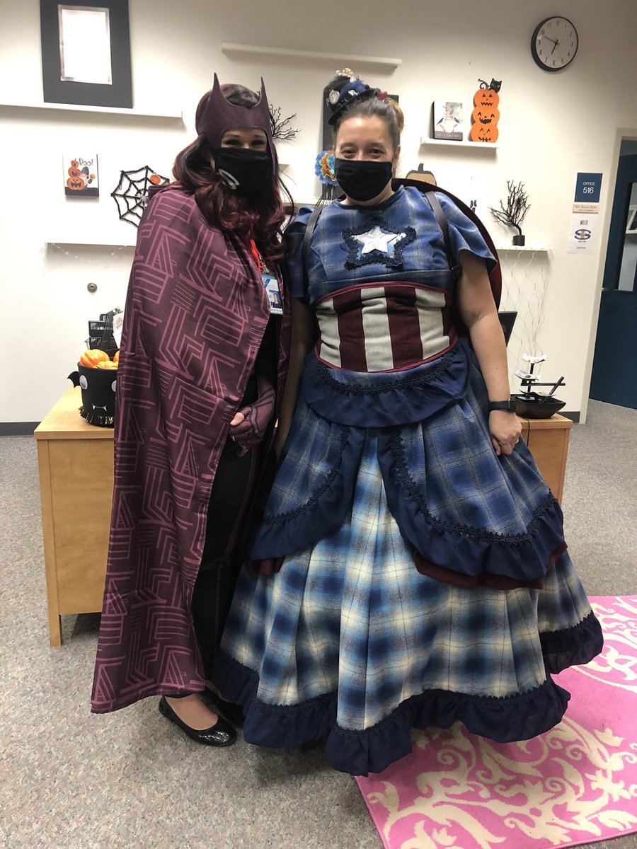 Happy Fri-Yay!! Love my wing.💙 #SHSTogether #FridayFun