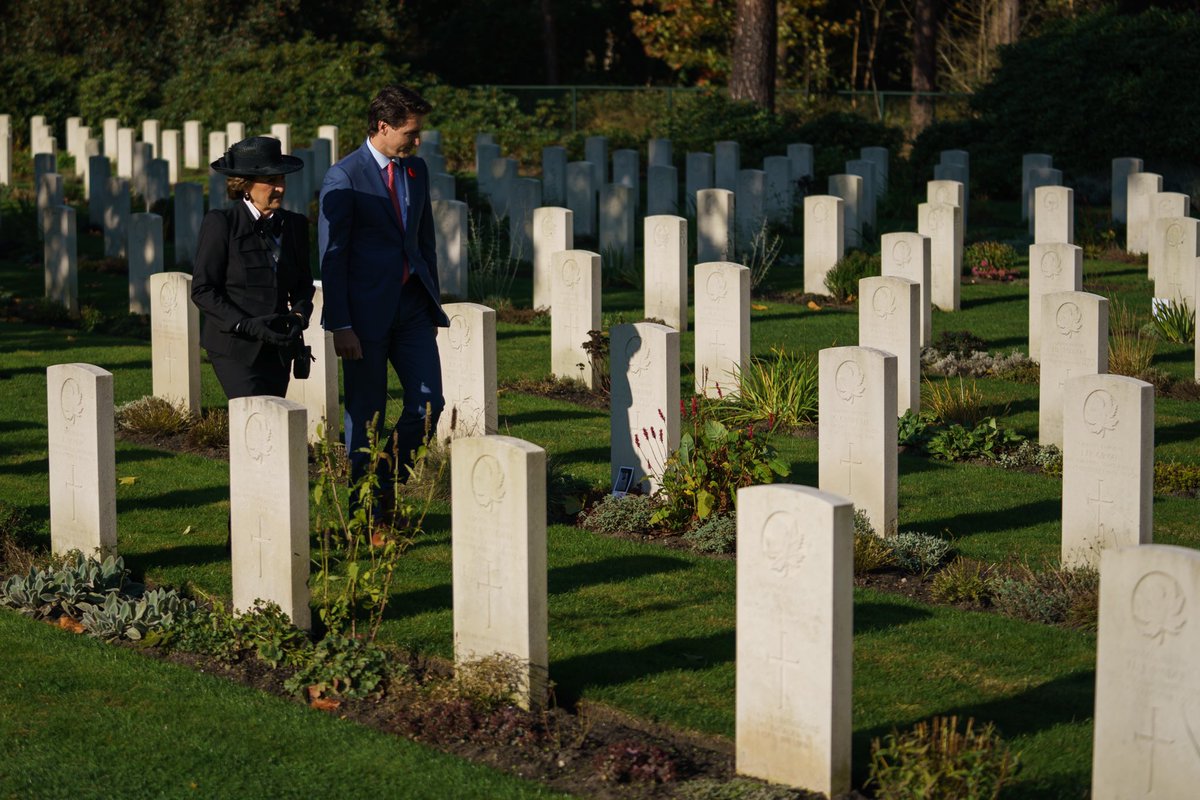 To honour the Canadian soldiers who liberated the Netherlands, and to thank the Dutch communities and organizations that keep their memory alive, Princess Margriet and I visited the Bergen-op-Zoom Canadian War Cemetery. We must never forget those who made the ultimate sacrifice.
