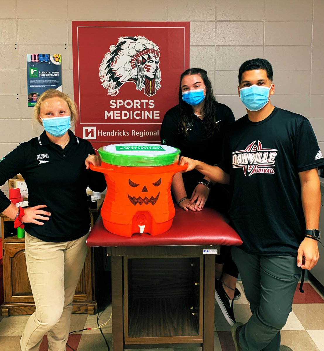 dchswarriors's tweet photo. Our @HendricksHealth Athletic Trainers take spooky good care of our Warrior athletes! 🎃👻💀#HalloweenPunny 😁 https://t.co/ryMbSFuJZY