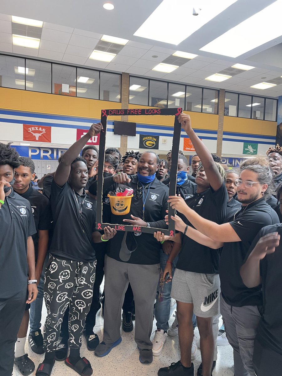 Ramon Chinyoung Sr. (@rchinyoung) on Twitter photo Our football program supports any effort to remove drugs from our schools. Thank you to our #WHSpals program for making being drug free fun and exciting at Willowridge HS. <a href="/Willowridge_HS/">Willowridge HS</a> Our football program supports any effort to remove drugs from our schools. Thank you to our #WHSpals program for making being drug free fun and exciting at Willowridge HS. <a href="/Willowridge_HS/">Willowridge HS</a>