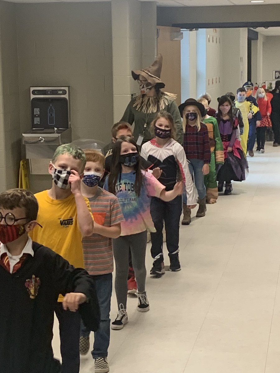 Annual costume parade at Bainbridge Elementary School wraps up Red Ribbon Week! This year’s theme was “say boo to drugs and alcohol!”