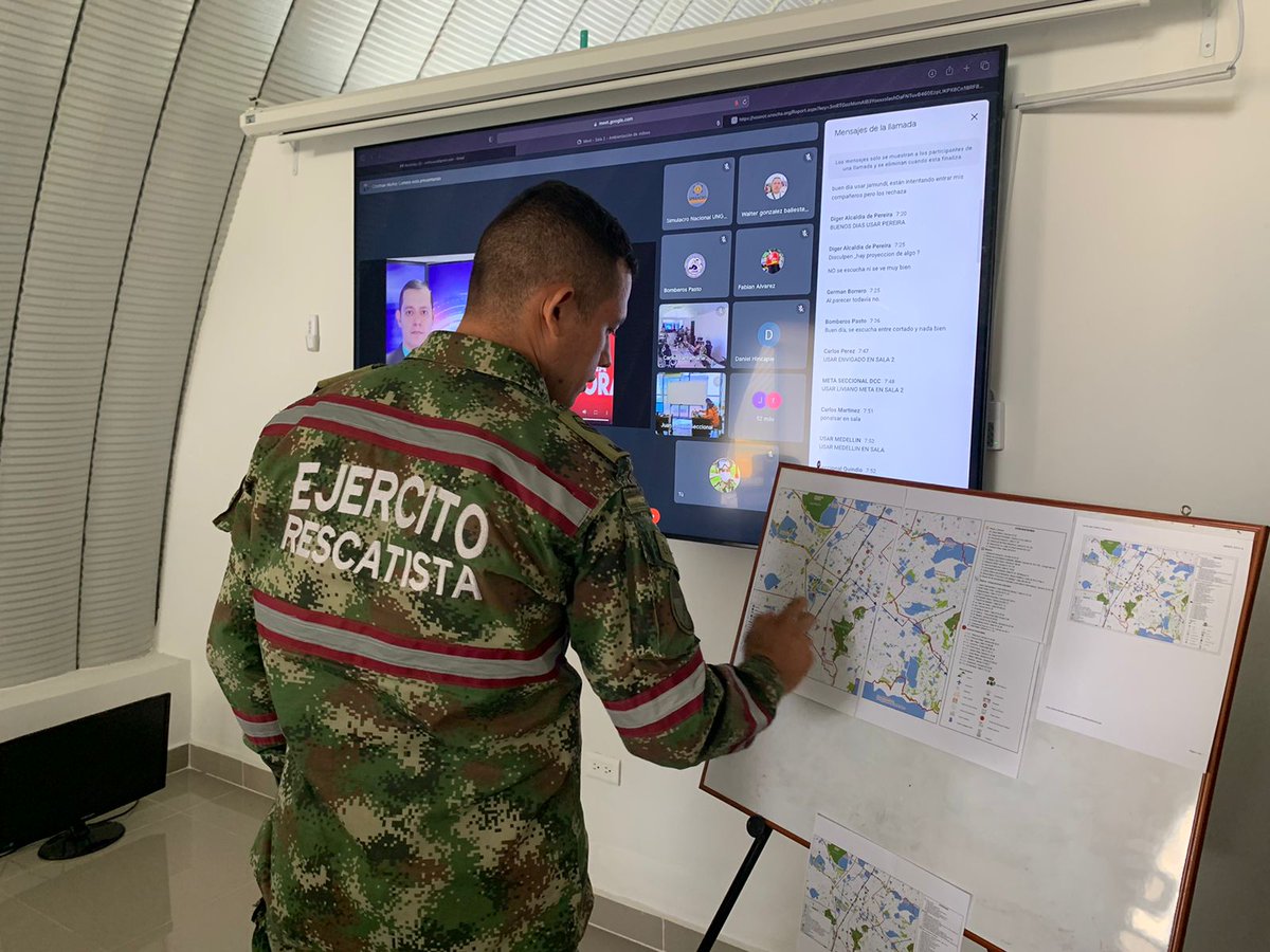 UNGRD's tweet photo. #SIMEXVirtualColombia l De acuerdo con el desarrollo del ejercicio de simulación de un sismo de 7.1, #EnEsteMomento se simula la activación de los equipos #USAR, quienes desde el escenario de mesa, ejercerán sus roles y protocolos en la operación de Bùsqueda y Rescate, https://t.co/9IuRSQFA6Y