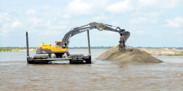Caribe_Visible's tweet photo. Te invitamos a leer nuestro boletín: Problemas Portuarios de Barranquilla y la Draga Del Río Magdalena https://t.co/Q6Ns9SiZz8 https://t.co/UXGIEdoDql