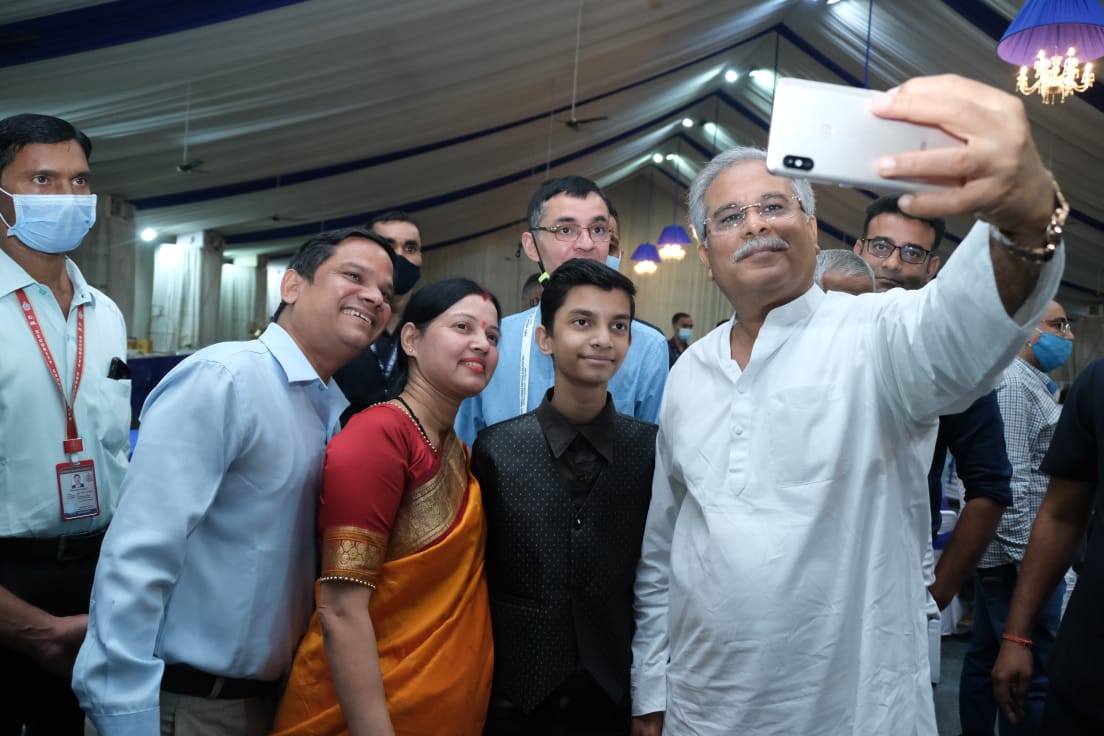 bhupeshbaghel's tweet photo. छत्तीसगढ़िया- सबले बढ़िया #TribalFestivalCG https://t.co/fSJzeeLxZk