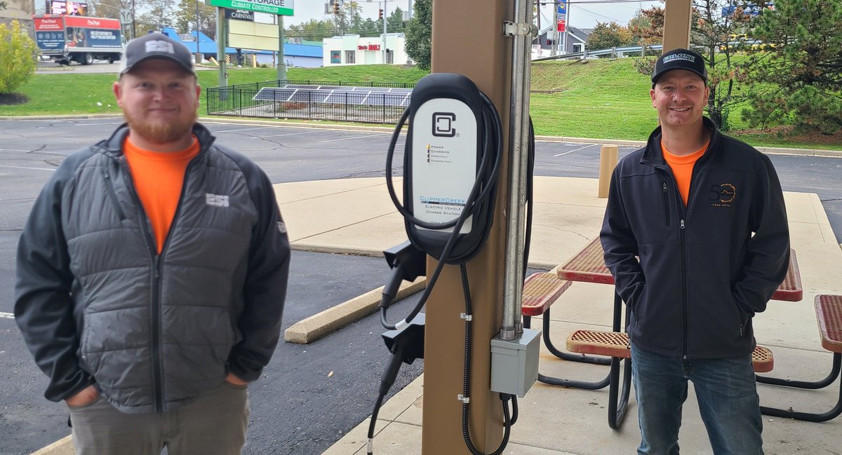 The first ever EV charging stations have been installed at the <a href="/212JATC/">BeaUnionElectrician</a> IBEW NECA Electrical Training Center Thank you @ESIINC . Jw Jeff Hoebbel and Apprentice Stephen Henderson for the great install and to @ClipperCreek .  For the equipment.