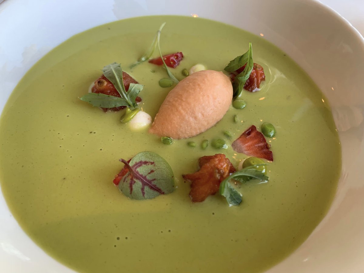 mariasindias's tweet image. Maravillosa comida en @ivancerdeno 🤗😋 La mejor experiencia en mucho tiempo 😍👼 Será inolvidable este platazo de tomate #gastronomía #toledo 🍷