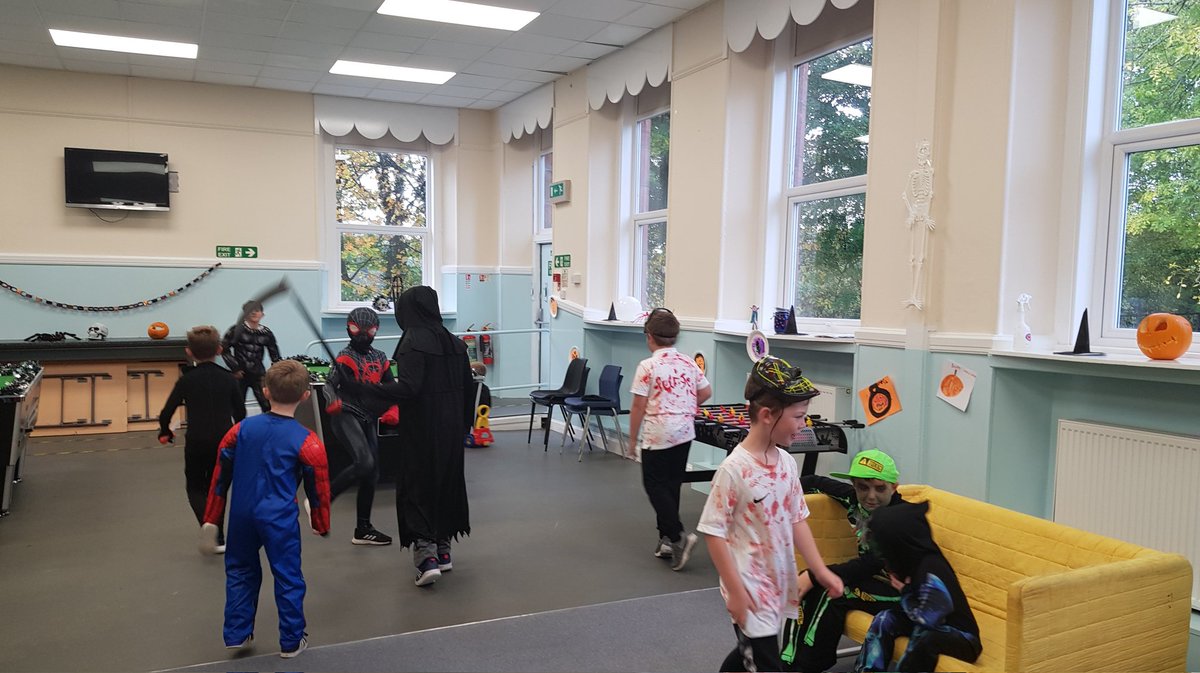 Yipworld2000's tweet photo. From ghosts to ghouls we had all sorts of horrors show up tonight at our Halloween Friday Fun Event π
#yipworld #Halloween @CashBackScot https://t.co/ve9qm9VwkW