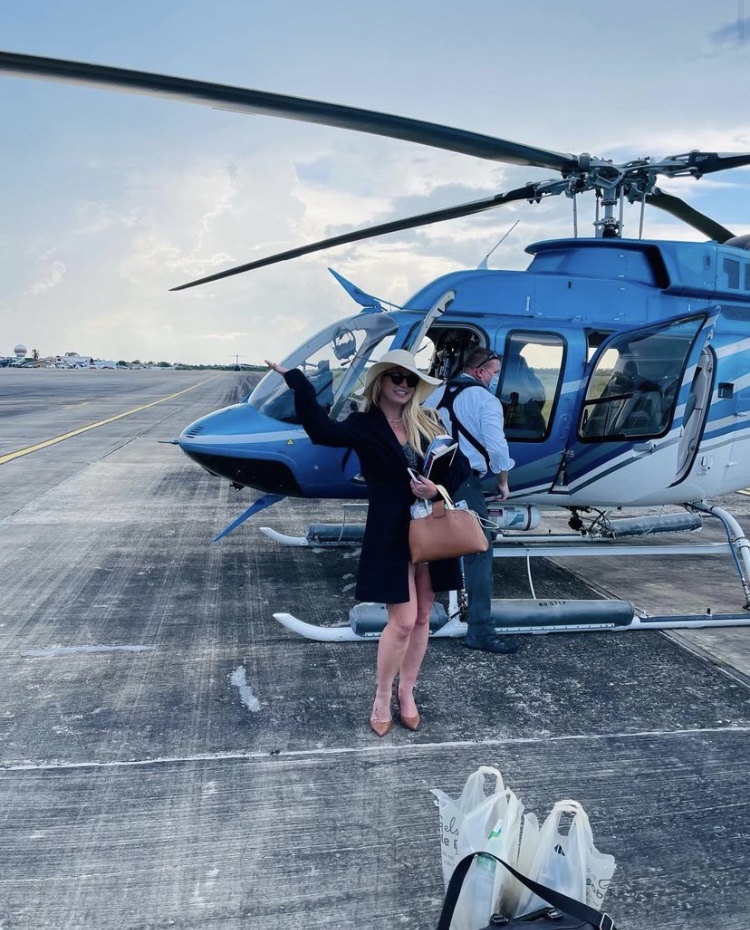 caribbeanbelize's tweet photo. There’s A-list famous, and then there is private island A-list famous. Britney Spears is the latest celebrity to vacation in #Belize, escaping to a private island on the Belize Barrier Reef in the Caribbean. #FreeBritney 🇧🇿

https://t.co/XXxVOP964F https://t.co/FTfjCIZwwW