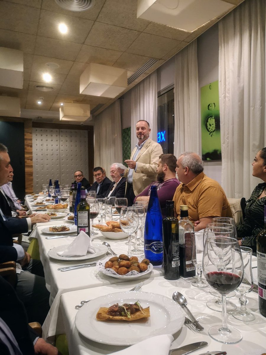 ARIBAL_RV's tweet photo. Celebración XV Aniversario de la fundación de la Asociación de Reservistas Voluntarios de Baleares #ARIBAL🇪🇸

Con asistencia del coronel delegado Defensa Ilmo. sr. coronel Jesús Lanza

2006-2021, 15 años al servicio de las Fuerzas Armadas y la sociedad

@Defensagob @COMGEBAL_ET https://t.co/k9c7qNRLBa