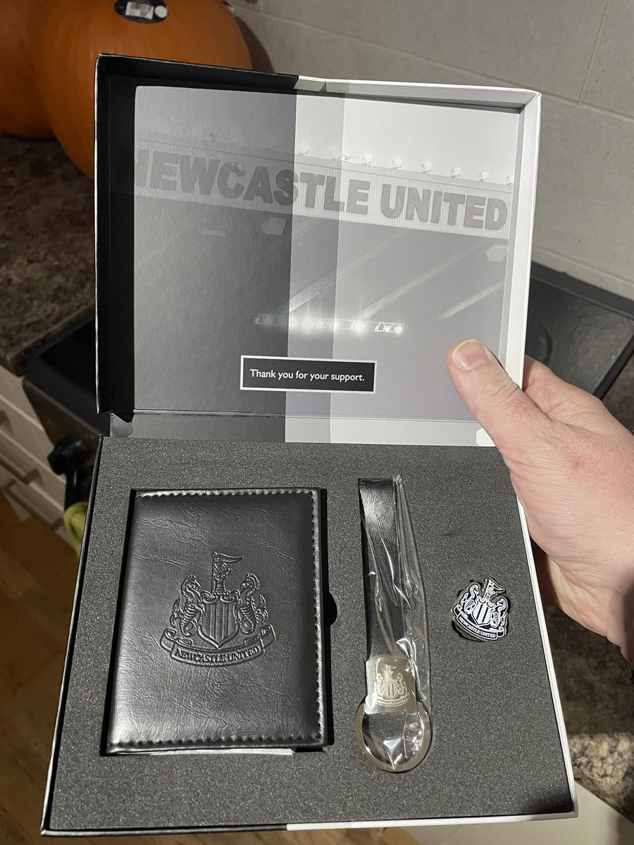 Nice touch, thanks <a href="/NUFC/">Newcastle United</a> ❤️❤️