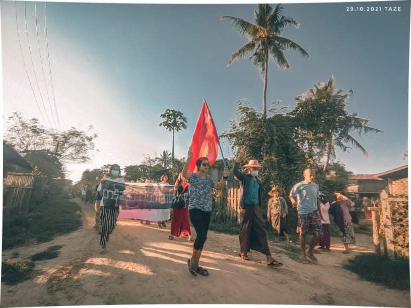 Myanmar_Now_Eng's tweet photo. The main protest column in Taze Township, Sagaing, held an anti-military protest on today (Oct 29). 

Photos: CJ

#WhatsHappeningInMyanmar https://t.co/wC4xT0ul75