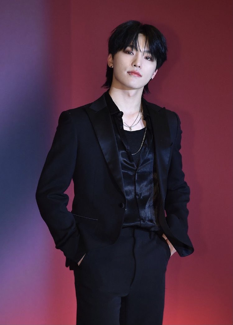 035shua's tweet photo. よくあるオタクのコラで 襟足口ピつけました❗️❗️でなく・・・・・❓(動揺) https://t.co/WT5lXTqfTY