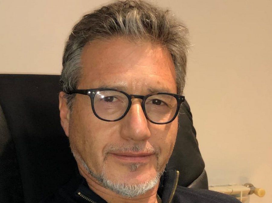 daiigallardo3's tweet photo. Estos son los corruptos dueños de Canal 9 y azul media.....
Deben 20 millones a la scpl
Y salen a apretar con sus medios
Enganchados de la luz una vergüenza lacras de Taito/ fasciglione y Cardini???
Las tres caras de un medio corrupto! https://t.co/uCMk4Vww4r