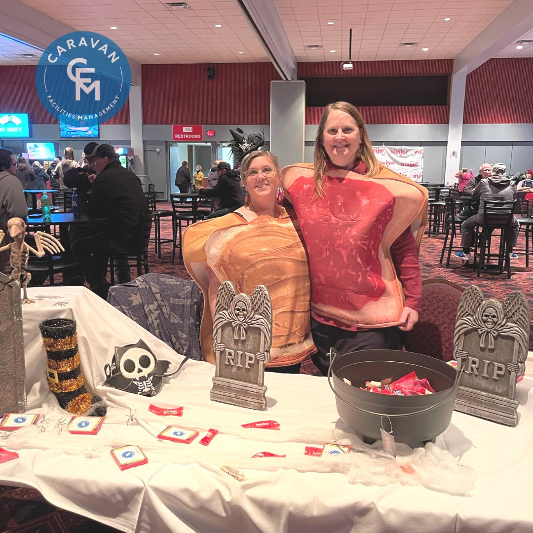 CaravanFM's tweet photo. #TeamCFM members had a great time at the @SpiritHockey game passing out candy. https://t.co/w57o9VrX4j