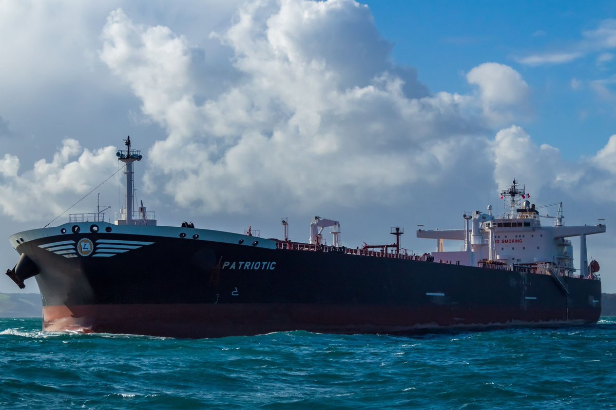 YN63_BXC's tweet photo. Potentially the final vessel to pilot at Brixham in daytime with MTS was PATRIOTIC, she is currently underway from Ingleside to Wilhelmshaven and boarded a deep sea pilot off Berry Head this afternoon. Owned by Admiral Marine and Managed by Nereus Shipping S.A #brixhampilots https://t.co/R2APMDJ4jK