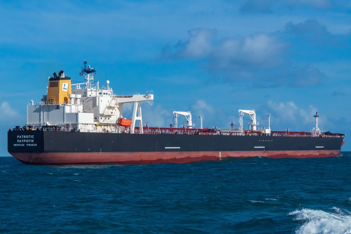 YN63_BXC's tweet photo. Potentially the final vessel to pilot at Brixham in daytime with MTS was PATRIOTIC, she is currently underway from Ingleside to Wilhelmshaven and boarded a deep sea pilot off Berry Head this afternoon. Owned by Admiral Marine and Managed by Nereus Shipping S.A #brixhampilots https://t.co/R2APMDJ4jK