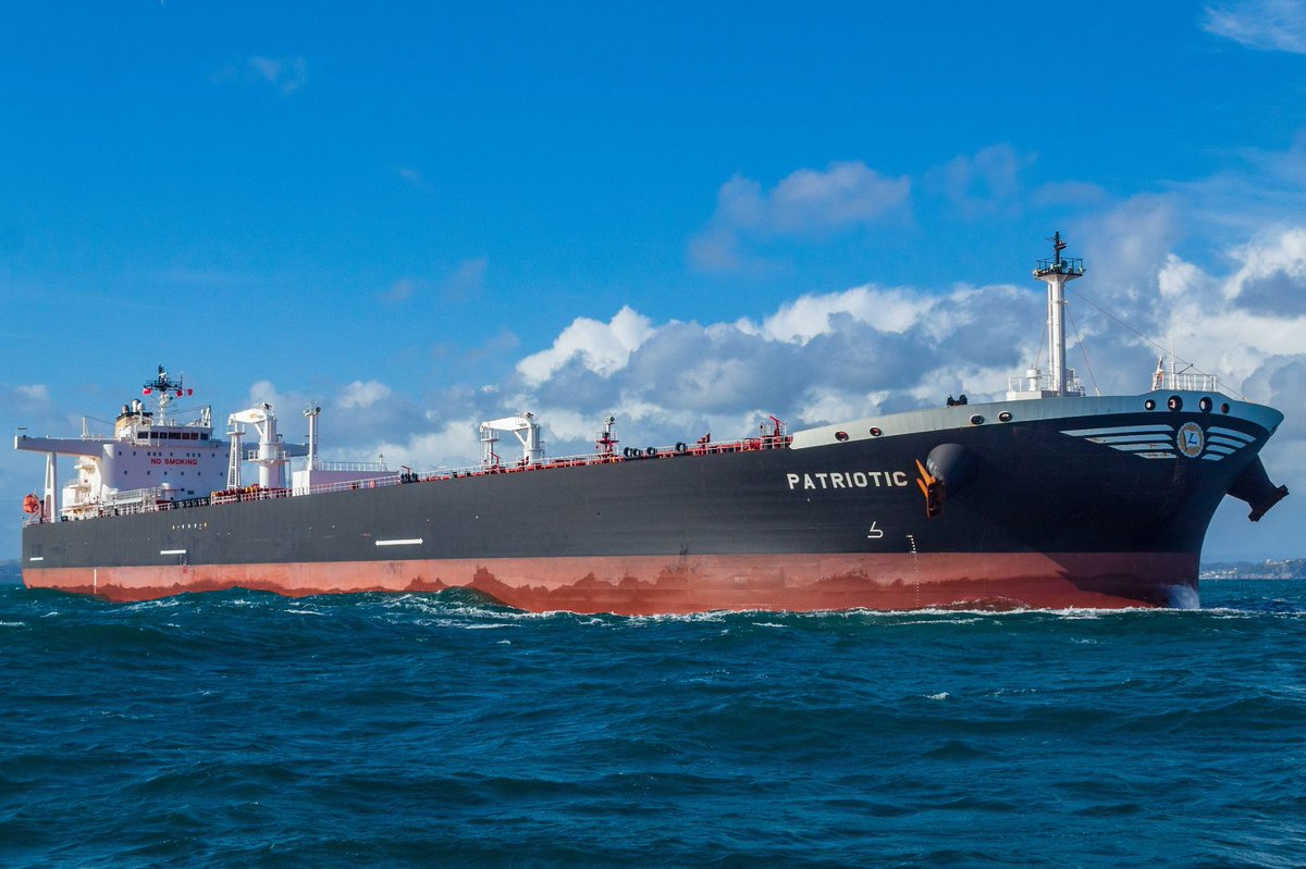 YN63_BXC's tweet photo. Potentially the final vessel to pilot at Brixham in daytime with MTS was PATRIOTIC, she is currently underway from Ingleside to Wilhelmshaven and boarded a deep sea pilot off Berry Head this afternoon. Owned by Admiral Marine and Managed by Nereus Shipping S.A #brixhampilots https://t.co/R2APMDJ4jK
