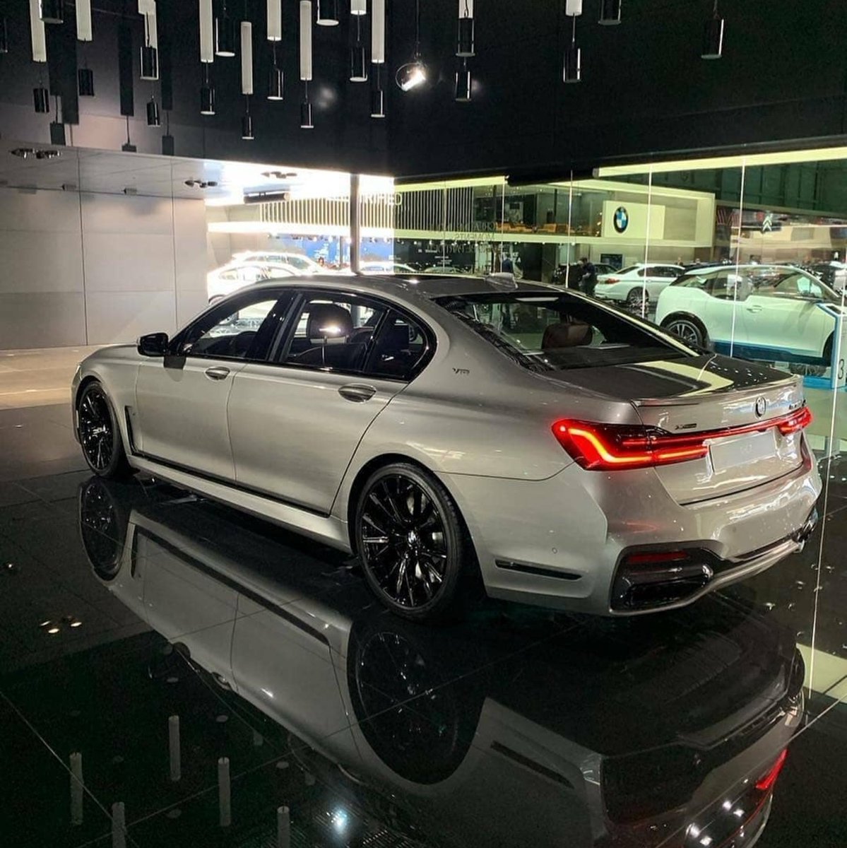 WorldWideCarsTM's tweet photo. BMW M760li LCI Donington Grey 🔥 https://t.co/EDuiyaTCoB