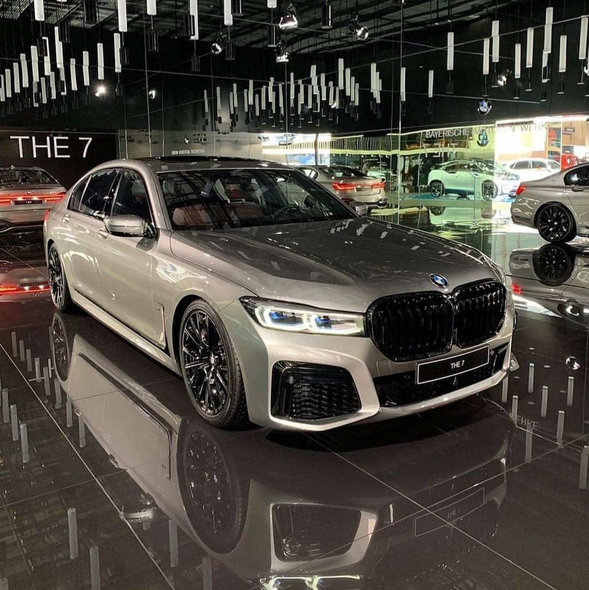 WorldWideCarsTM's tweet photo. BMW M760li LCI Donington Grey 🔥 https://t.co/EDuiyaTCoB