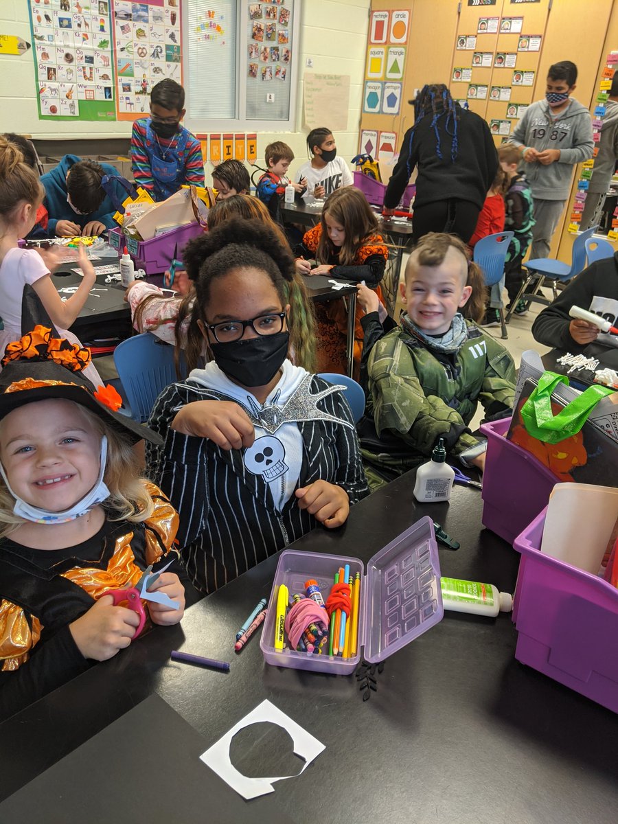 We love when our 6th grade buddies come to visit!!