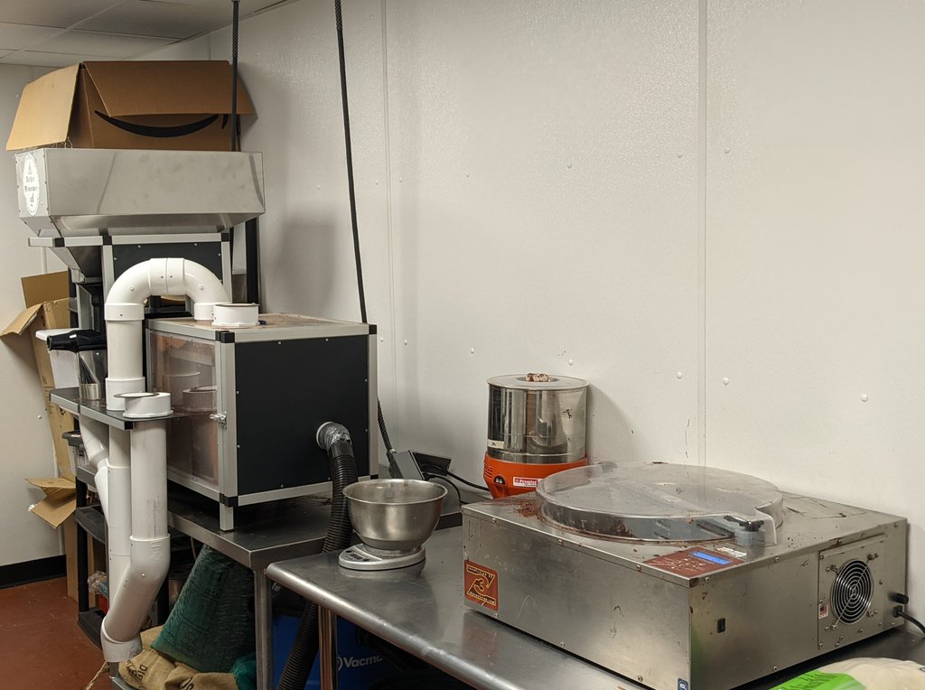 cococlectic's tweet photo. Where all the magic happens. 🍫✨
Stick around for a few more days to witness our November featured chocolate maker known for their attention to quality and celebration of single-origin chocolate bars! 😉🔜
#cococlectic #beantobar #craftchocolate #beantobarchocolate https://t.co/urpHHAozFo