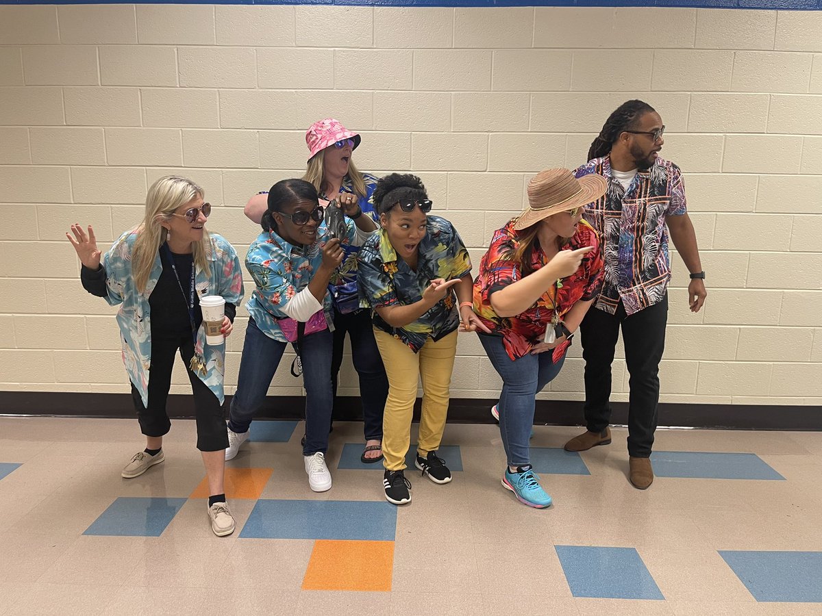 DrLoraleeHill's tweet photo. Spending the day as “tourists” at GMS… love to C the creativity in costumes, celebrating our “top” leaderboard classes in reading w/ customized ice cream sundaes!!! @GMS_Wildcats @LynzeeCourtney @mbeas21 @DrKaciePhipps @ButlerNneka @RodLangston #begreatbegriffin @CobbSchools https://t.co/pUpBDtevze
