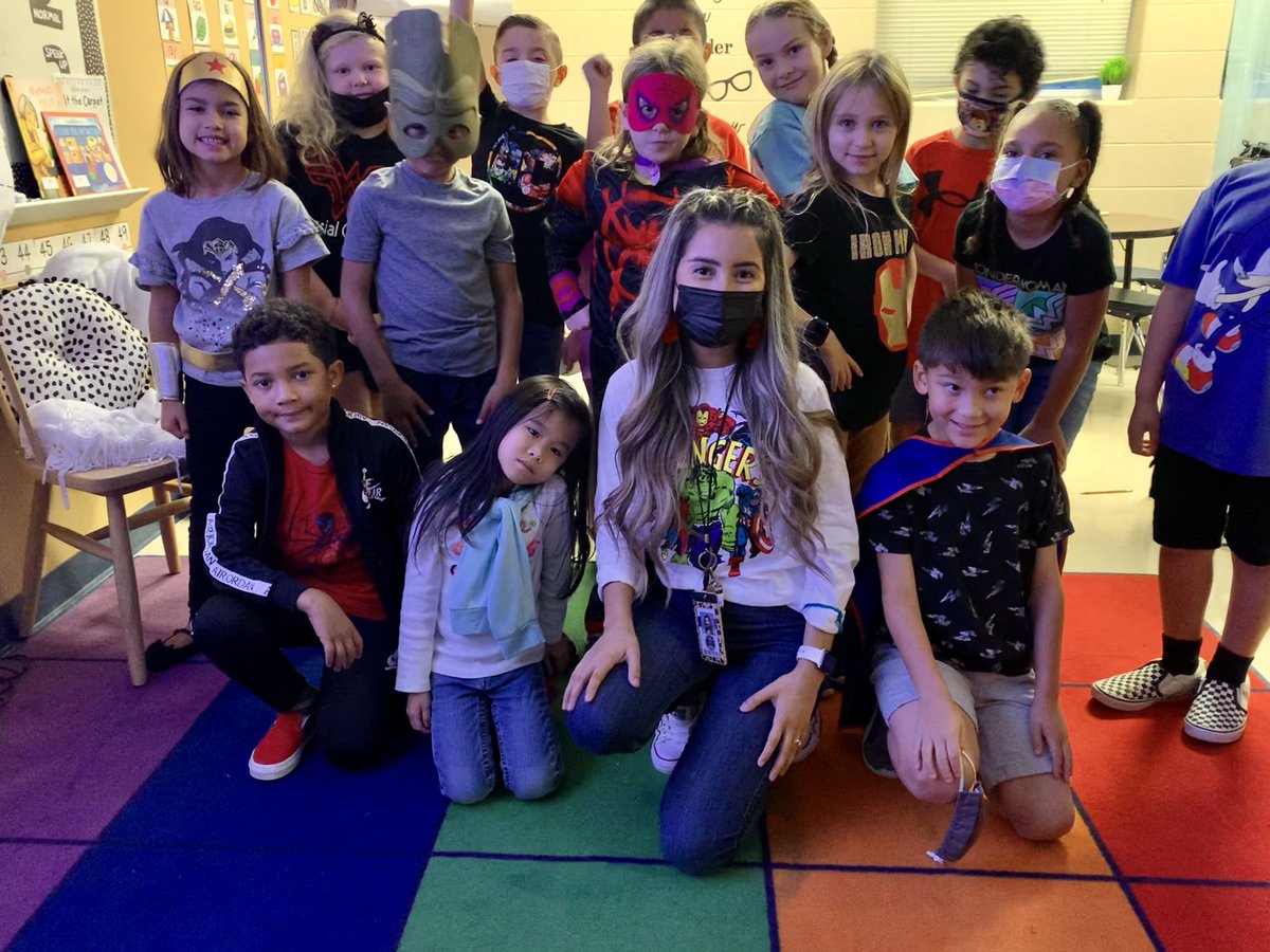 _mrscardenas's tweet photo. Itโs been a SPOOK-TACULAR red ribbon week! โฅ๏ธ #EllisonBees #BetterTogether๐ https://t.co/baXxyn1KI0