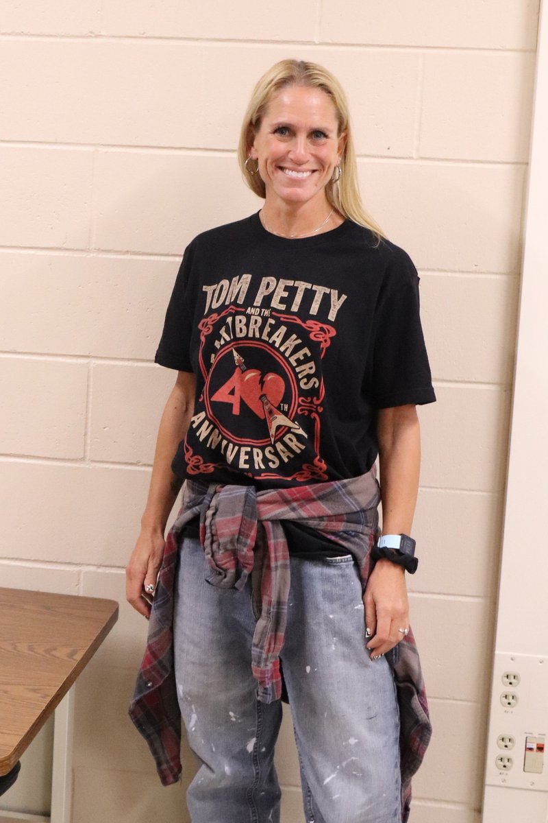 BE Echo Yearbook tweet media