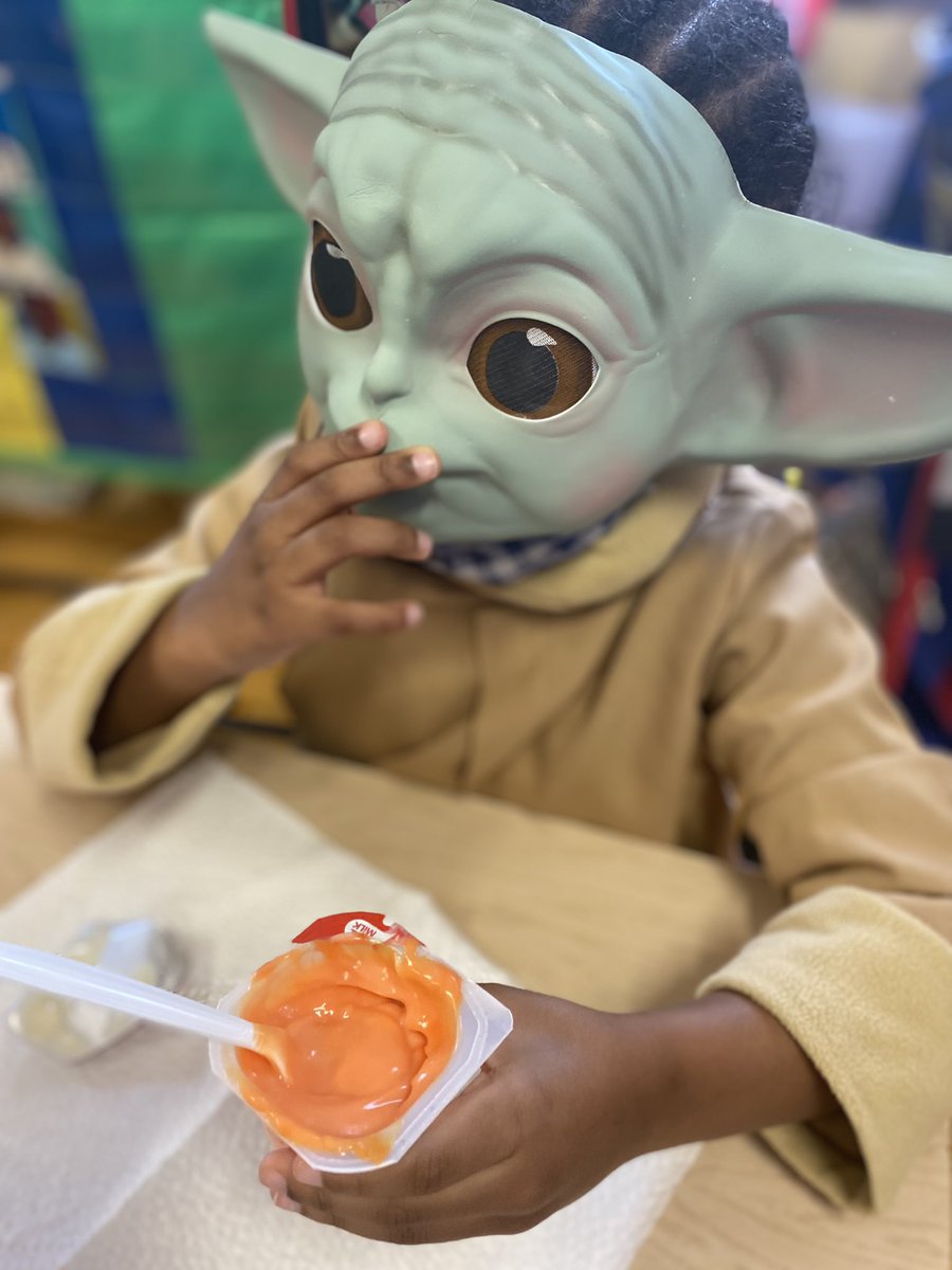Baby Yoda loves his orange pudding! <a href="/Gerald_Fitzhugh/">Gerald Fitzhugh II, Ed.D. 👌🏾♦️👌🏾♦️KAY</a> <a href="/ops_district/">Orange Public Schools</a> <a href="/ClevelandCSS/">Cleveland Street School</a>