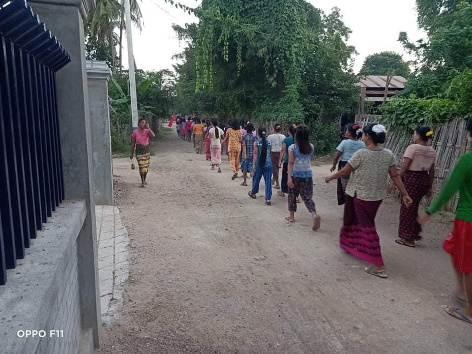Myanmar_Now_Eng's tweet photo. An evening protest against Myanmar's military dictatorship in a village in the eastern part of Yinmarpin Township, Sagaing, this evening (Oct 29). 

Photos: CJ

#WhatsHappeningInMyanmar https://t.co/O203GuT6Vt