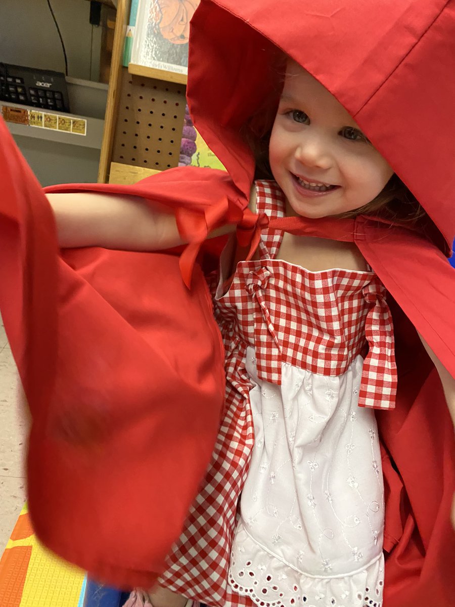 pdlpmansfield's tweet photo. Celebrating in our #halloweencostumes!@MsMichellePDLP @juliemcdavitt @BiCollaborative https://t.co/Qb7QipghRW