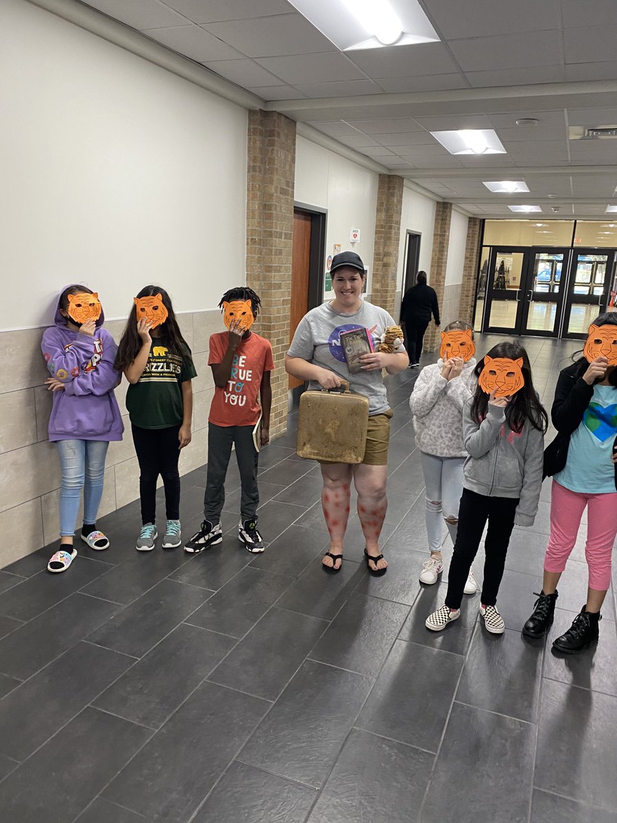 Representing Rob from Tiger Rising during our character parade! ⁦<a href="/GreenwoodKISD/">Greenwood Forest</a>⁩ ⁦<a href="/KleinISD/">Klein ISD</a>⁩ ⁦<a href="/TCRWP/">TCRWP</a>⁩ ⁦<a href="/KateDiCamillo/">Kate DiCamillo</a>⁩