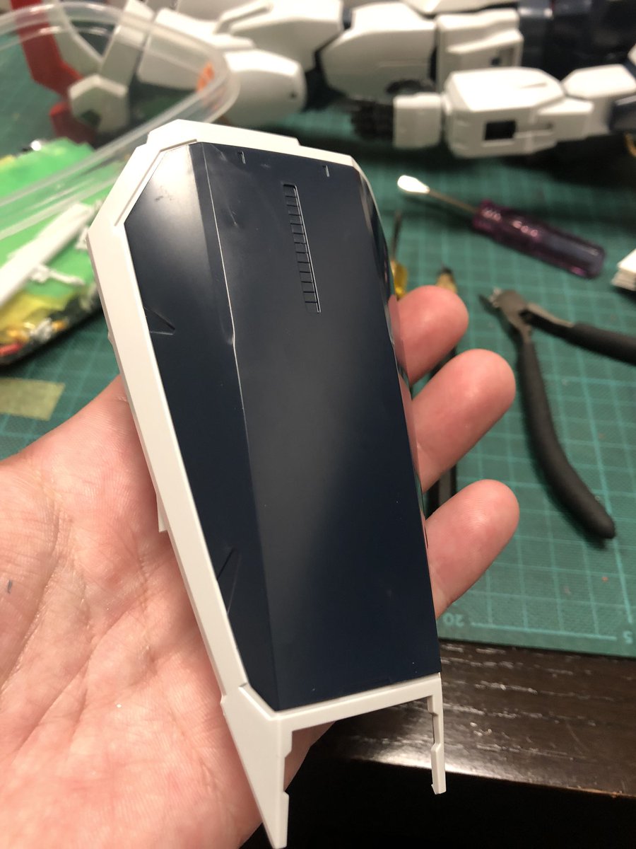 ponsaku3594's tweet photo. PGガンダムmk-2進捗報告。
仕事終わってどこにも寄り道できなかったこのフラストレーションをどうしてくれようかと考えたけど、やっぱ帰ってきてから一心不乱に模活デスネー🤣
ついに武装パーツも完成しました。デカい！でも眠い！続きはまた明日ー！🥱
#ガンプラ #pgmk2 #ガンプラ好きと繋がりたい https://t.co/Ej5OeRy5gL