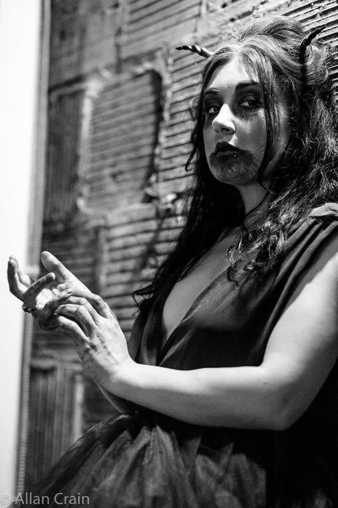 BlyreCpanx's tweet photo. 😈🍷🖤🩸🔮

#vampire #vampiremakeup #vampirecostume #vampiregoth #vampiregirl #vampireaesthetic #vampirecore #vampirecosplay #vampirequeen #vampirestyle #vampirefashion #vampirebabe #demon #demonmakeup #demongirl #demoness #demonbabe #demoncore #demoncosplay #spookybabe https://t.co/4c9iQ8SK6z