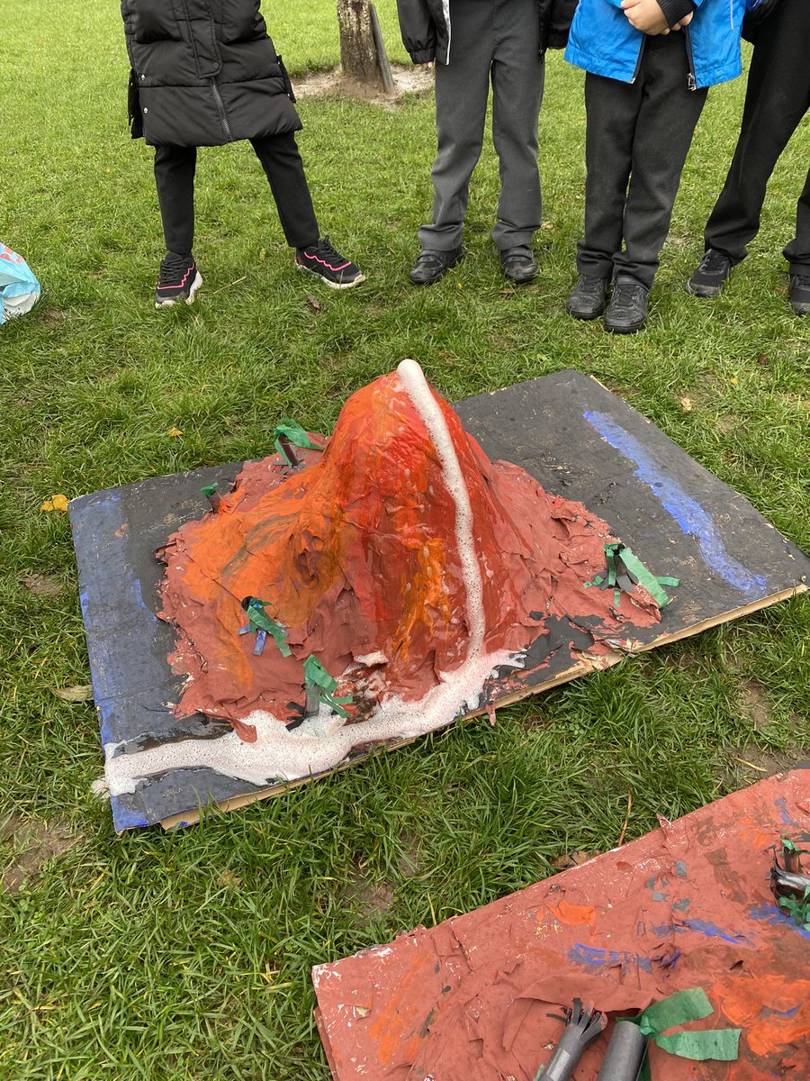 HowdenStAndrews's tweet photo. Itβs been a volcano-erupting, pumpkin-making kind of week in P2/3.
#STEM #lavaflow #paperpumpkins https://t.co/jF6LQ7oJrs
