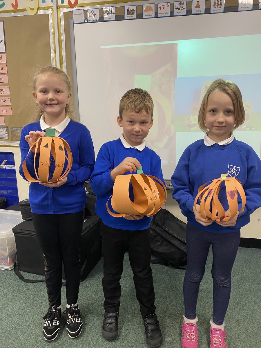HowdenStAndrews's tweet photo. Itβs been a volcano-erupting, pumpkin-making kind of week in P2/3.
#STEM #lavaflow #paperpumpkins https://t.co/jF6LQ7oJrs