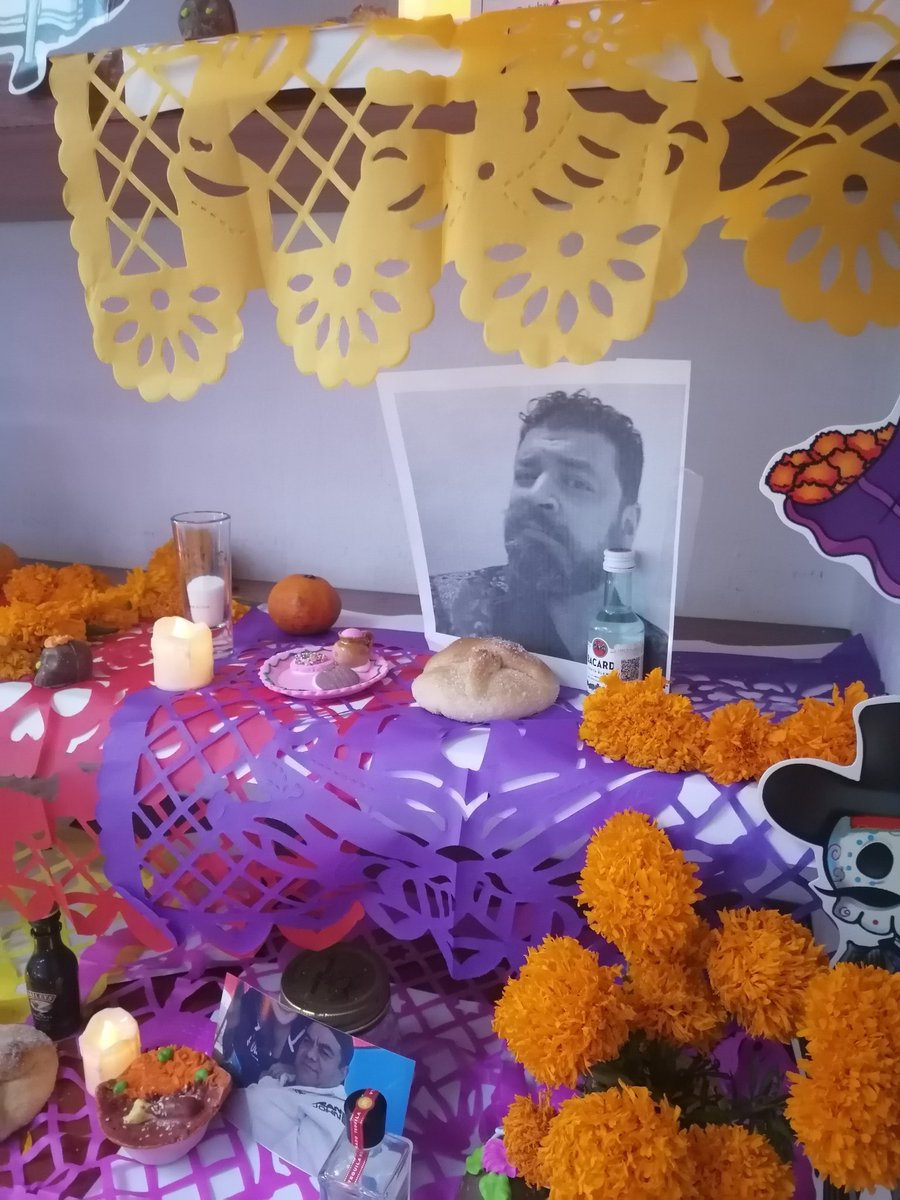 <a href="/ElPulpomo/">Diegoloso</a> seguro está encabronado pq recargué su foto en una salsa valentina 😬😬🖤😍🕯️🐙